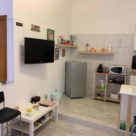 The Airport House Apartment Катания Екстериор снимка