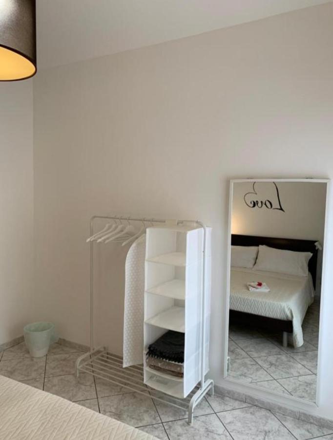 The Airport House Apartment Катания Екстериор снимка