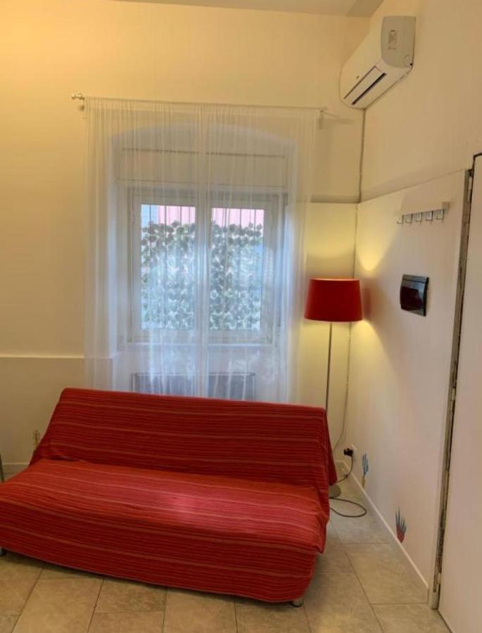 The Airport House Apartment Катания Екстериор снимка